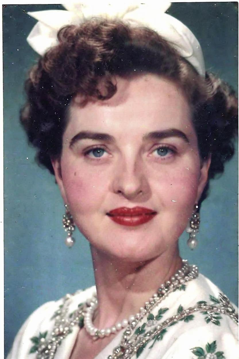 Artificial Intelligence (AI) generated image art, woman, 1950 high fashion, realistic